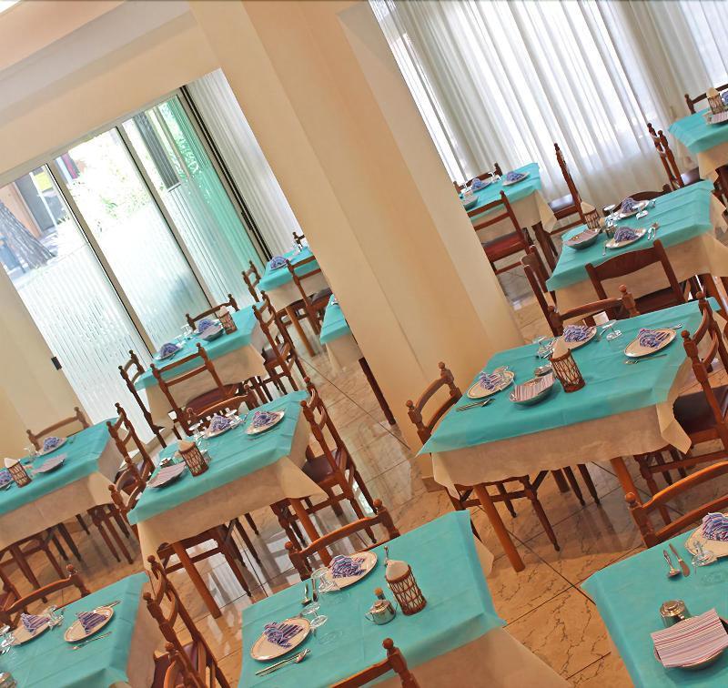 Hotel Royal Мисано Адриатико Екстериор снимка