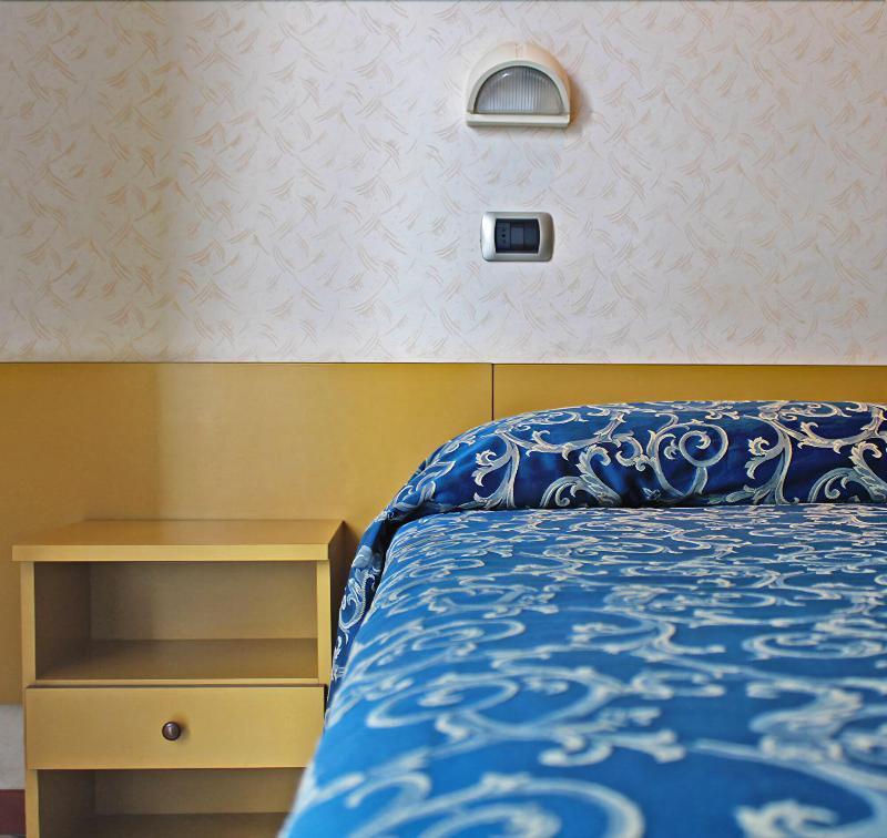 Hotel Royal Мисано Адриатико Екстериор снимка