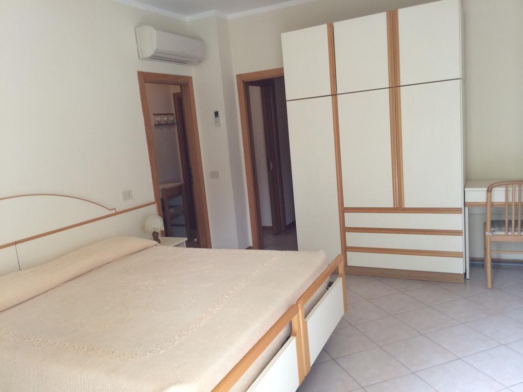 Hotel Royal Мисано Адриатико Стая снимка