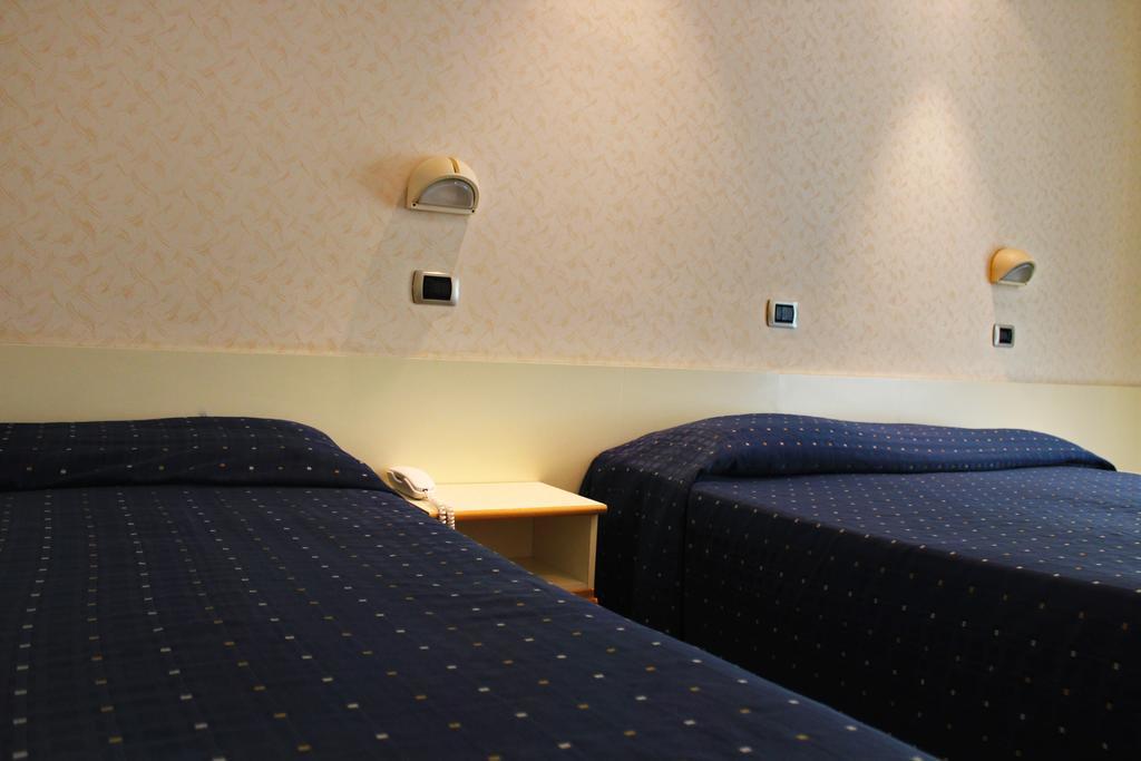 Hotel Royal Мисано Адриатико Екстериор снимка