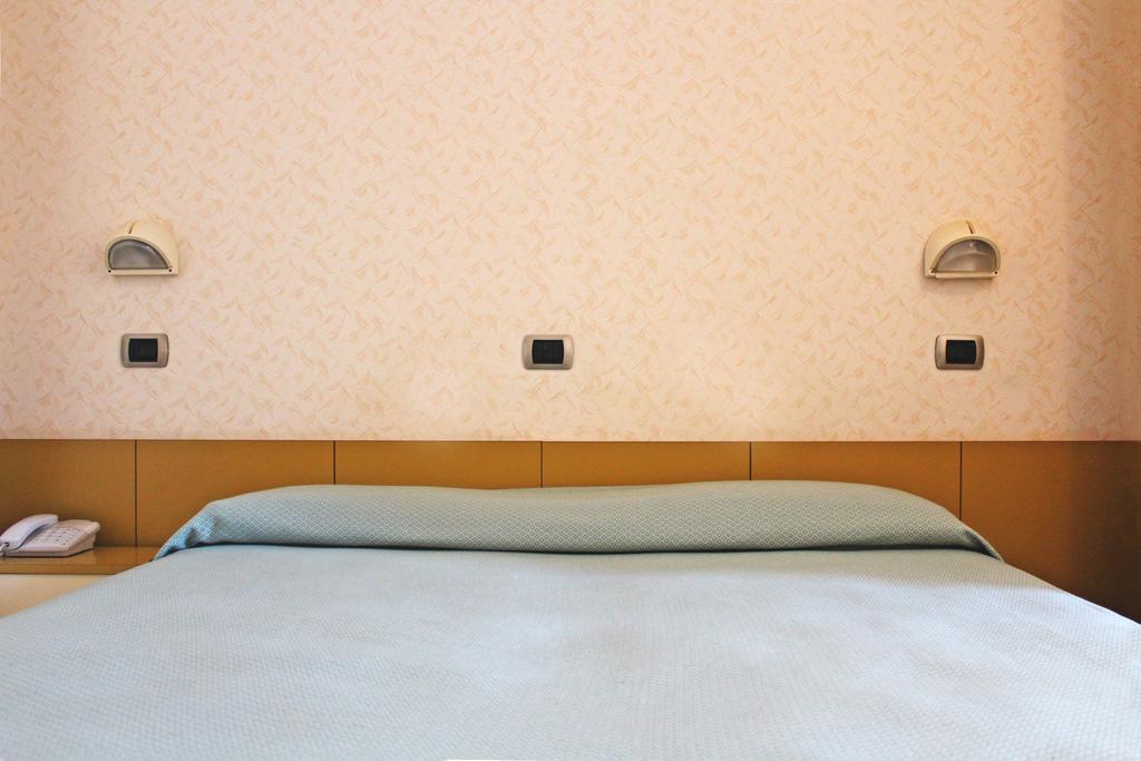 Hotel Royal Мисано Адриатико Екстериор снимка