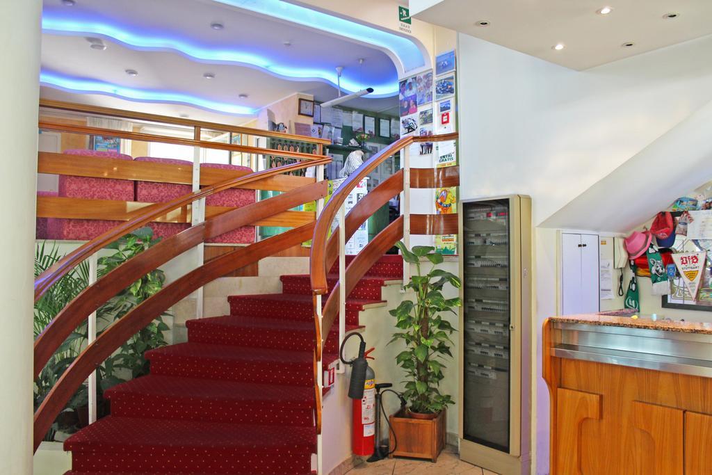 Hotel Royal Мисано Адриатико Екстериор снимка
