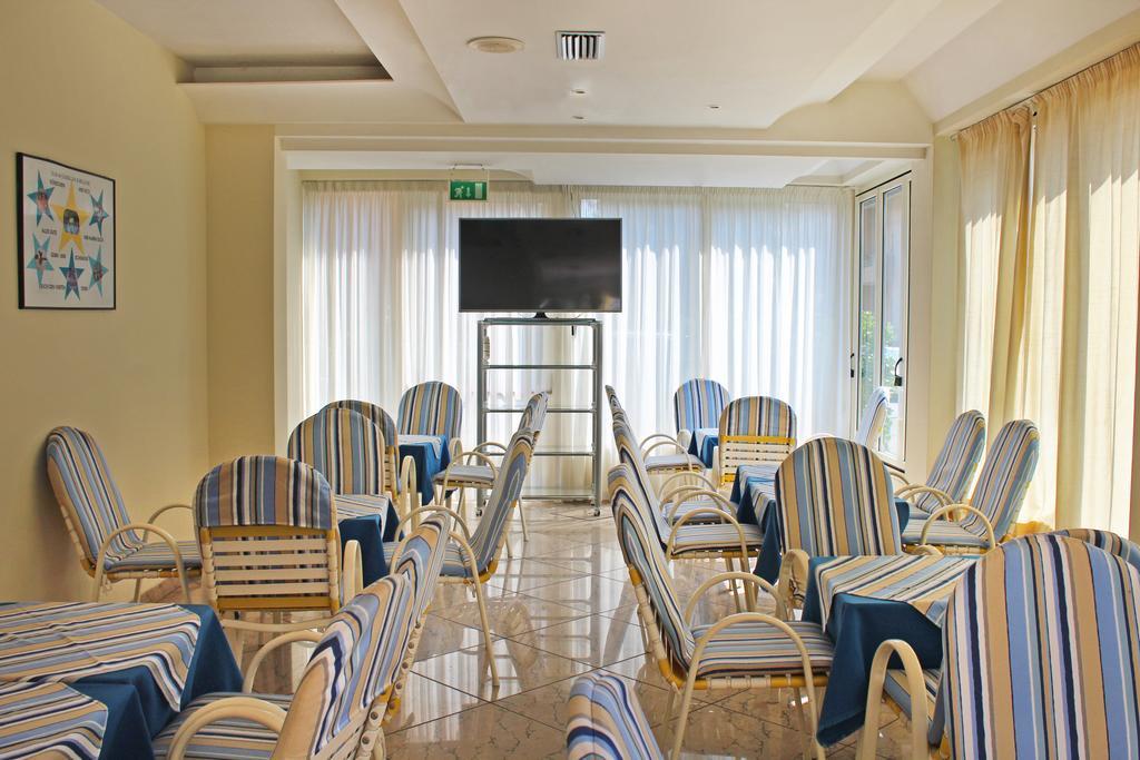 Hotel Royal Мисано Адриатико Екстериор снимка