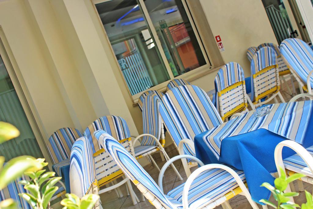 Hotel Royal Мисано Адриатико Екстериор снимка