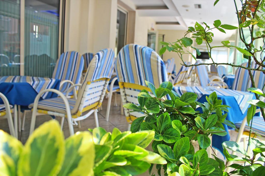 Hotel Royal Мисано Адриатико Екстериор снимка